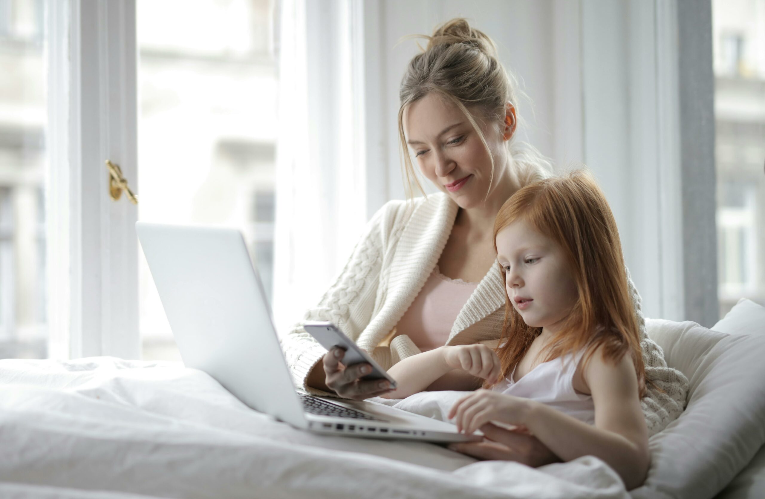 Navigating Screen Time for Kids Aged 0-5: A KixNurse Guide